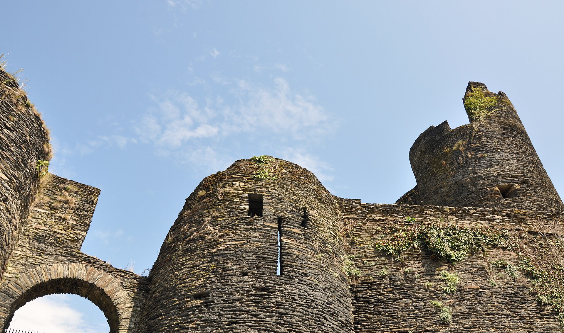 Les murailles du château féodal